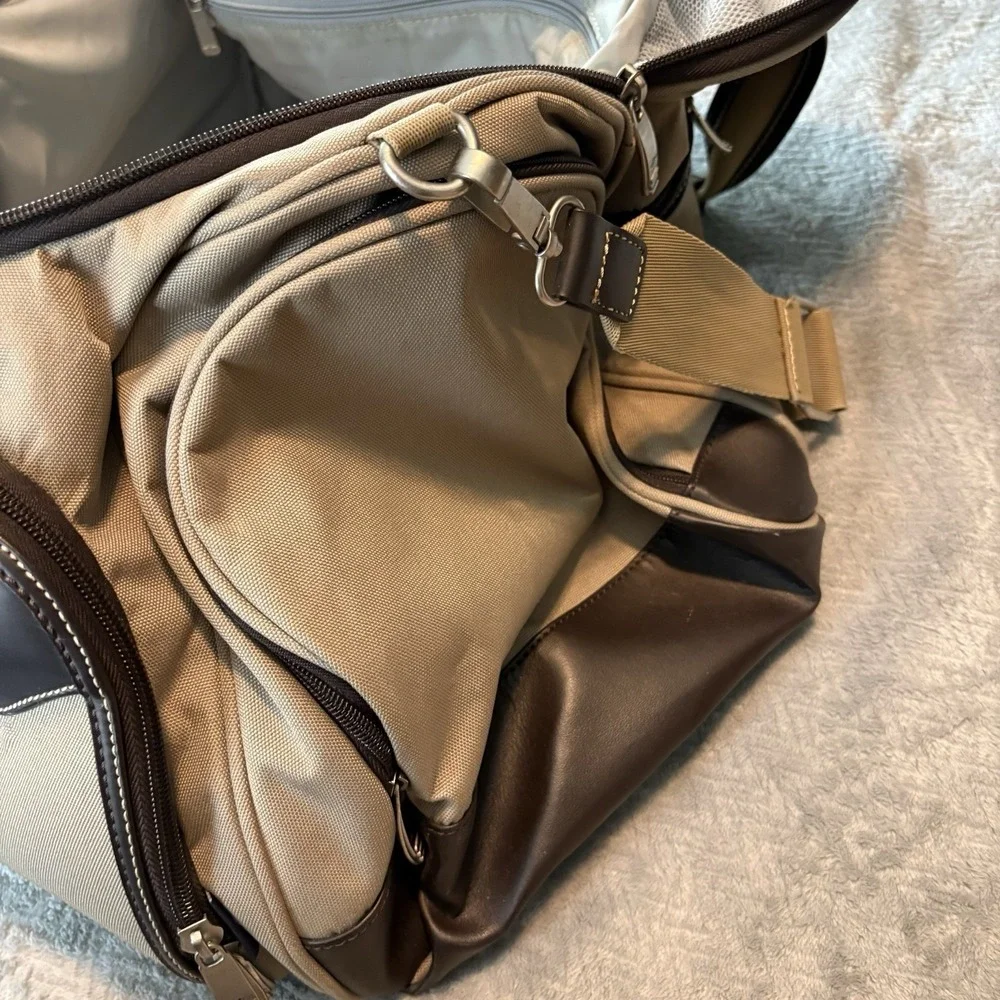 Dockers MDavis Tan Mid Size Duffel Bag